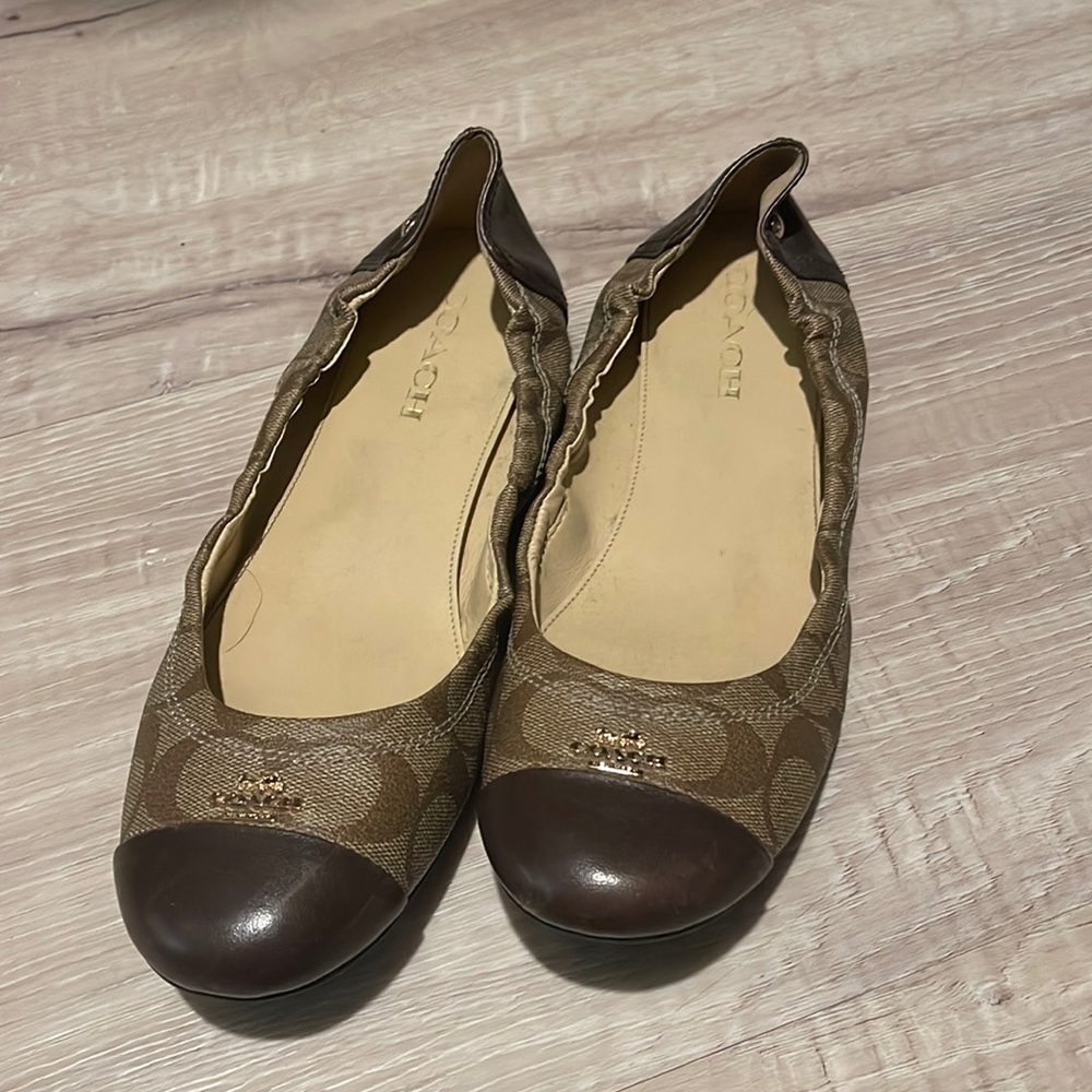 Coach flats